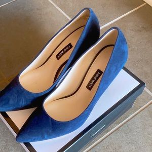 NINE WEST | Pointed Heels in Navy Suede